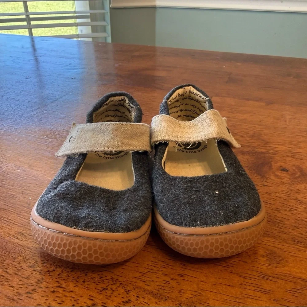 Livie & Luca Carta Carta II Mary Jane shoes gray charcoal tan size 8